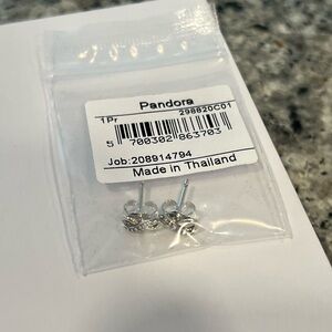 Brand New Pandora Moments Silver Sparkling Infinity Stud Earrings 298820C01